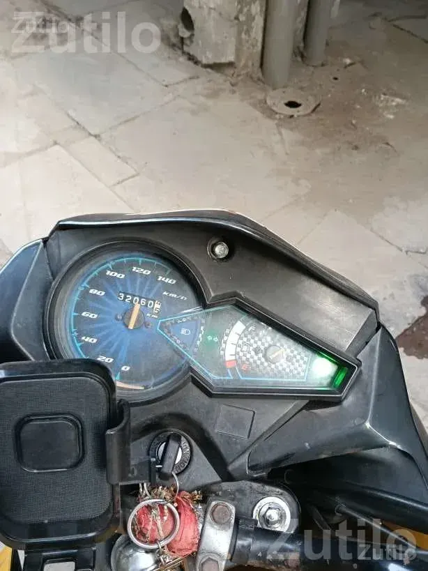 2011 Yellow Single Cylinder Motorcycle - Bikes - Ahmedabad City - Image 5