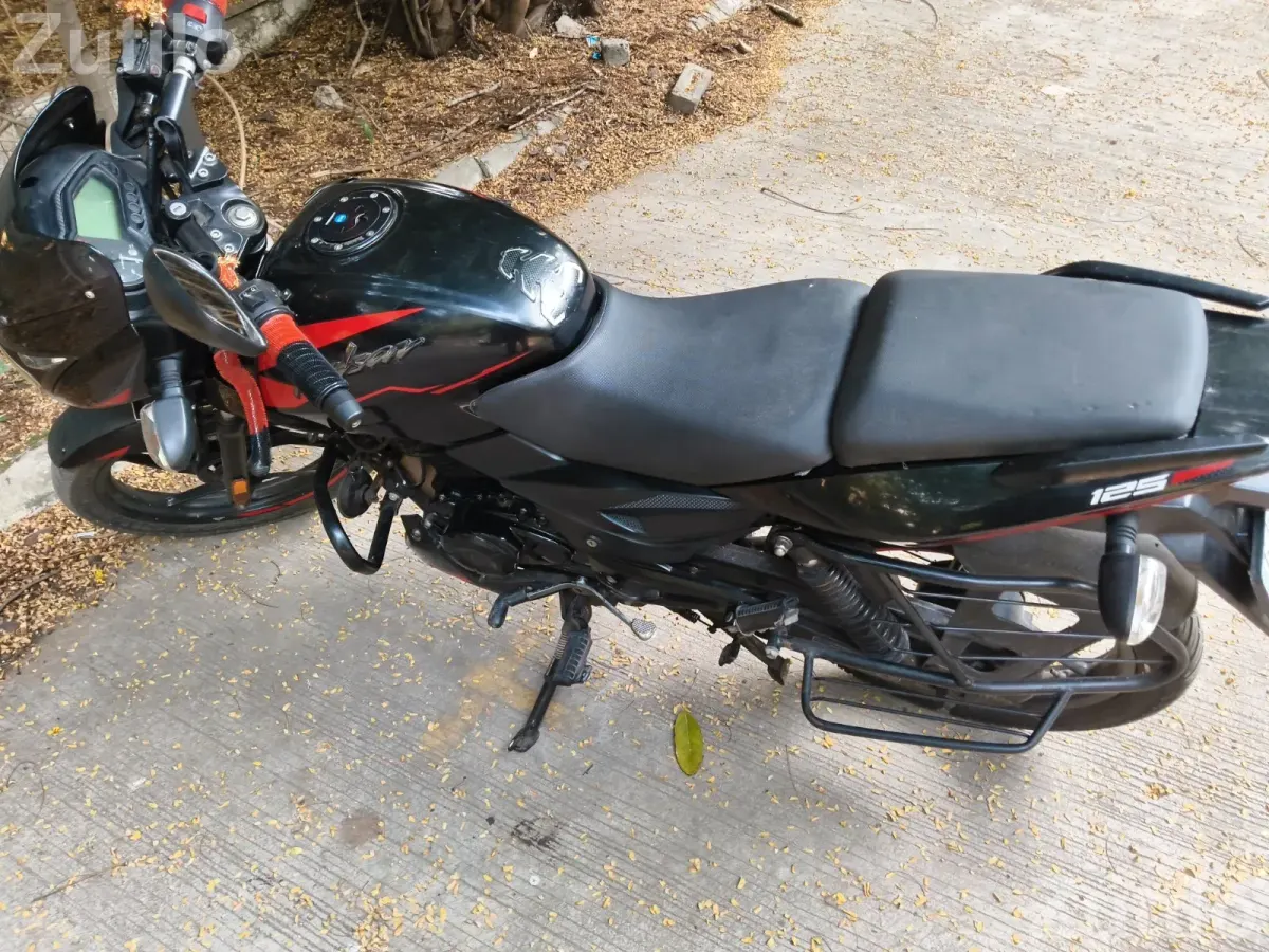 Pulsar 125 BS6 top model carbon edition - Bikes - Udhna - Image 3