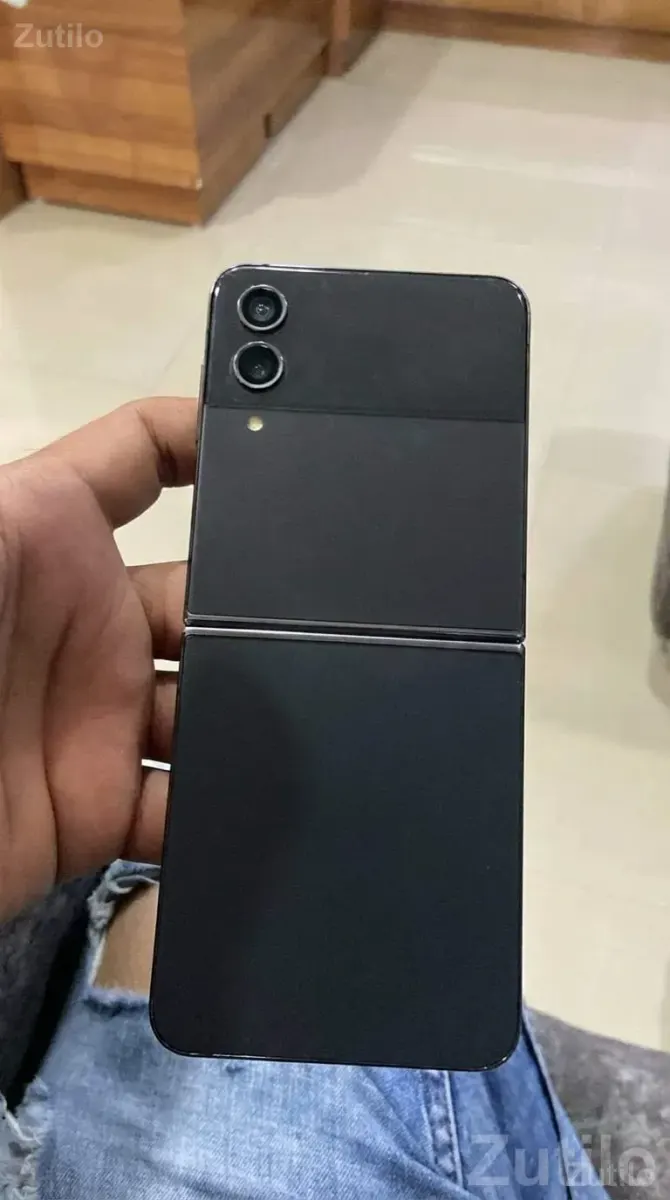 Samsung Z Flip4 128GB Indian Unit - Mobile Phones - Ahmedabad City - Image 3
