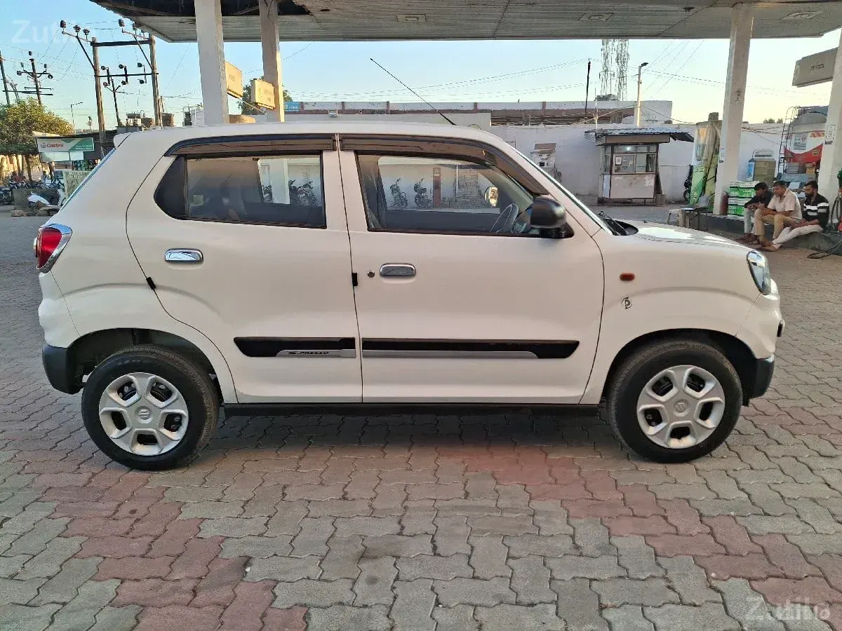 Maruti Suzuki s-presso vxi petrol - Cars - Keshod - Image 3