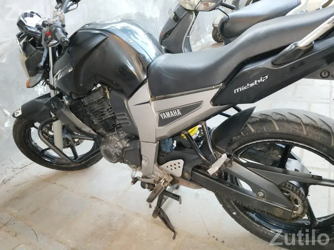 FZ 16 bike black - Bikes - Ahmedabad City - Image 4