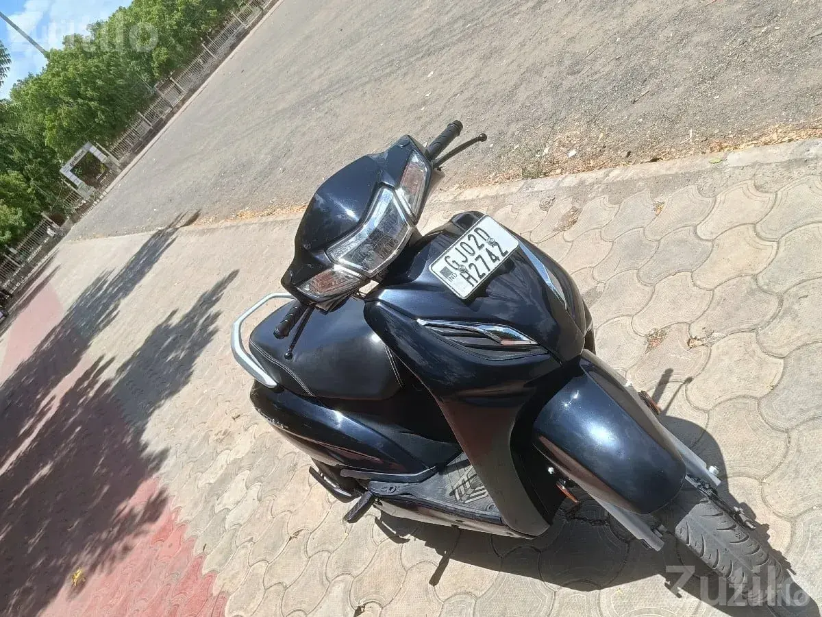 Honda Activa 6G Black and Blue Scooter - Bikes - Gondal - Image 3