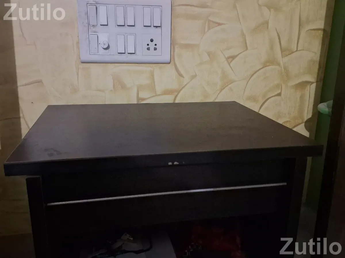 Iron bed with side table - પલંગ અને ગાદલા - અમદાવાદ શહેર - Image 4
