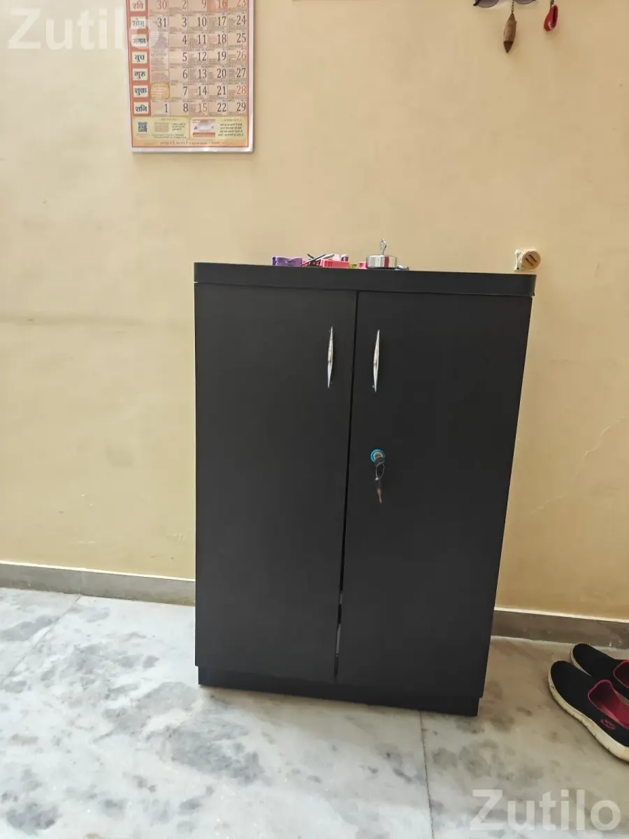 Moving Out Sale: Office Table, Jhula, Shoe Rack & Small Wardrobe - Wardrobes, Cupboards & Storage - Vadodara City - Image 3