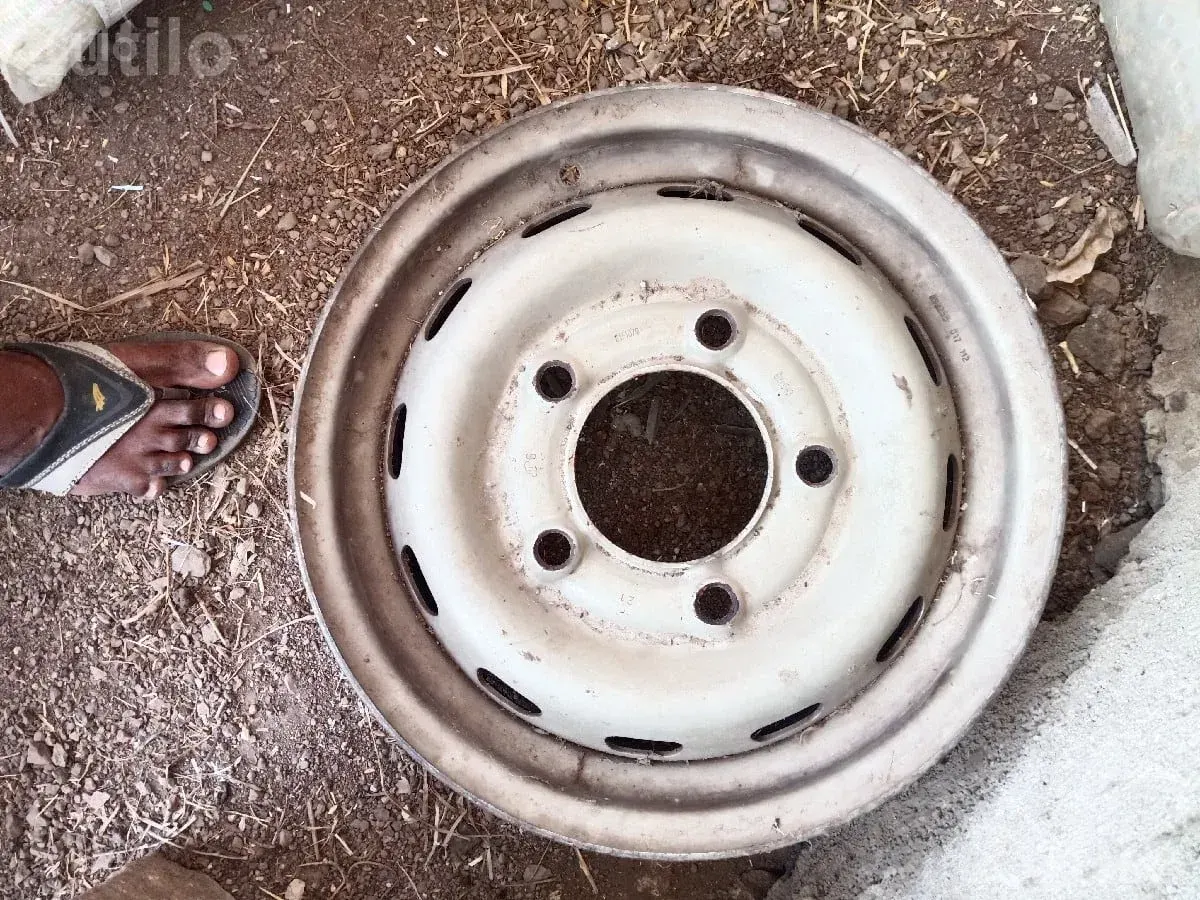 Bolero Tyre and Steel Wheel Plate - Auto Parts - Amreli City - Image 2