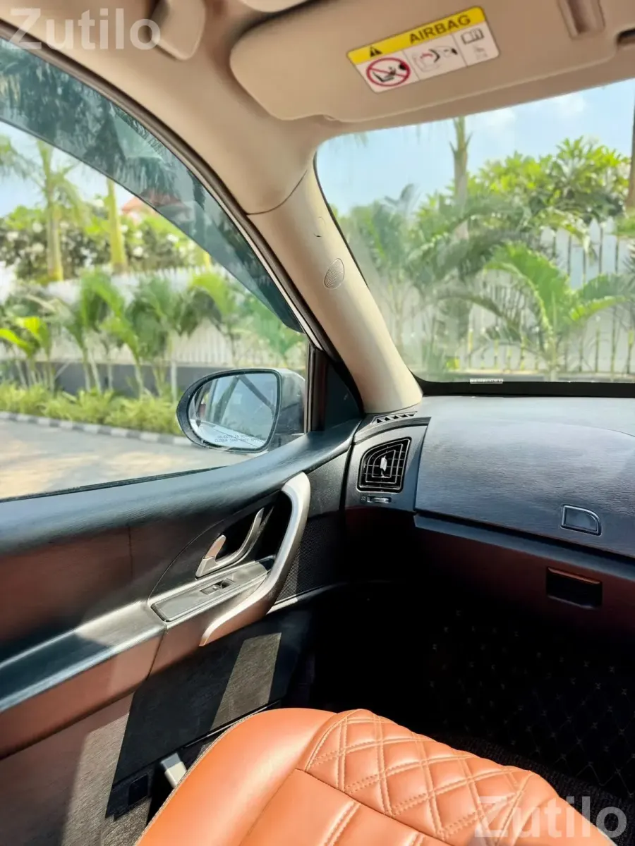 MAHINDRA XUV 500 W9 AUTOMATIC DIESEL - કાર - અમદાવાદ શહેર - Image 5