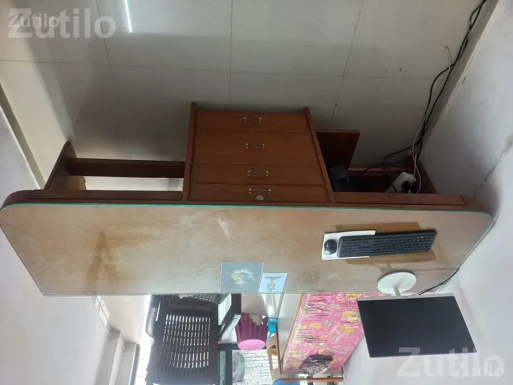 Large Wooden Computer Table with Glass Top - ડેસ્ક, ઓફિસ અને કોમર્શિયલ ફર્નિચર - ભાવનગર શહેર - Image 5