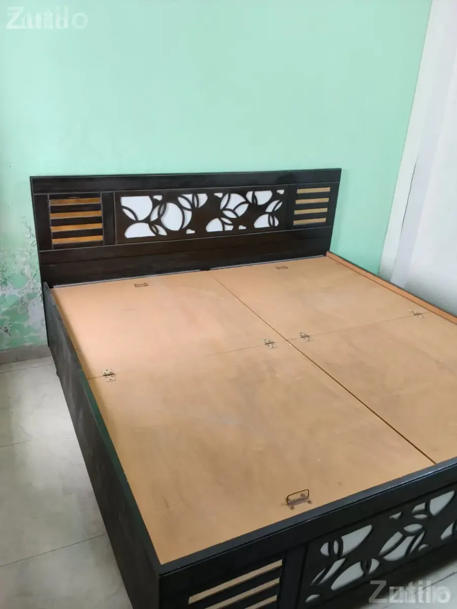 Wooden Double Bed - પલંગ અને ગાદલા - અમદાવાદ શહેર - Image 5