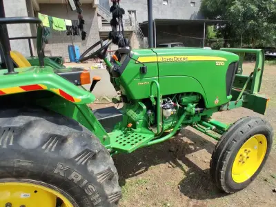 John Deere 5210
