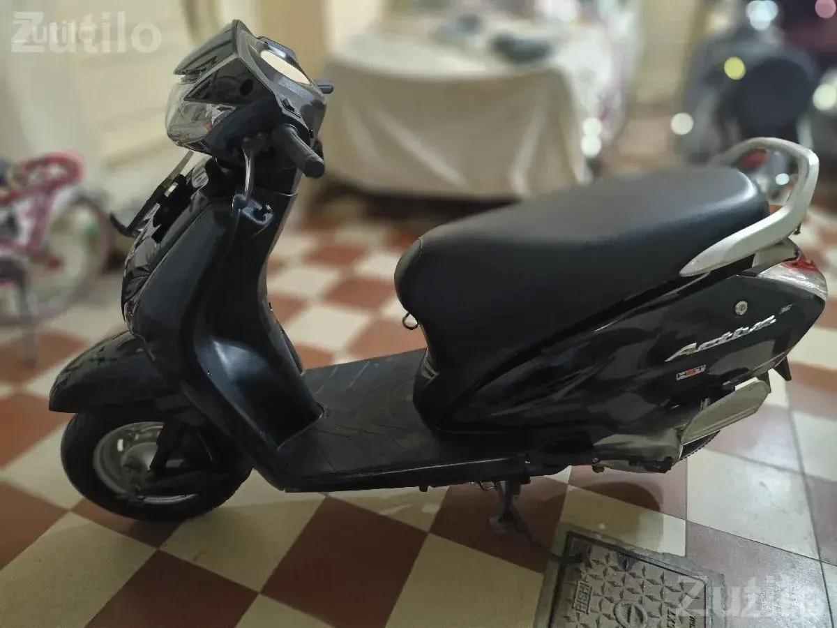 Honda Activa 2017 Scooter 32500 KM - બાઇક્સ - રાજકોટ શહેર - Image 3