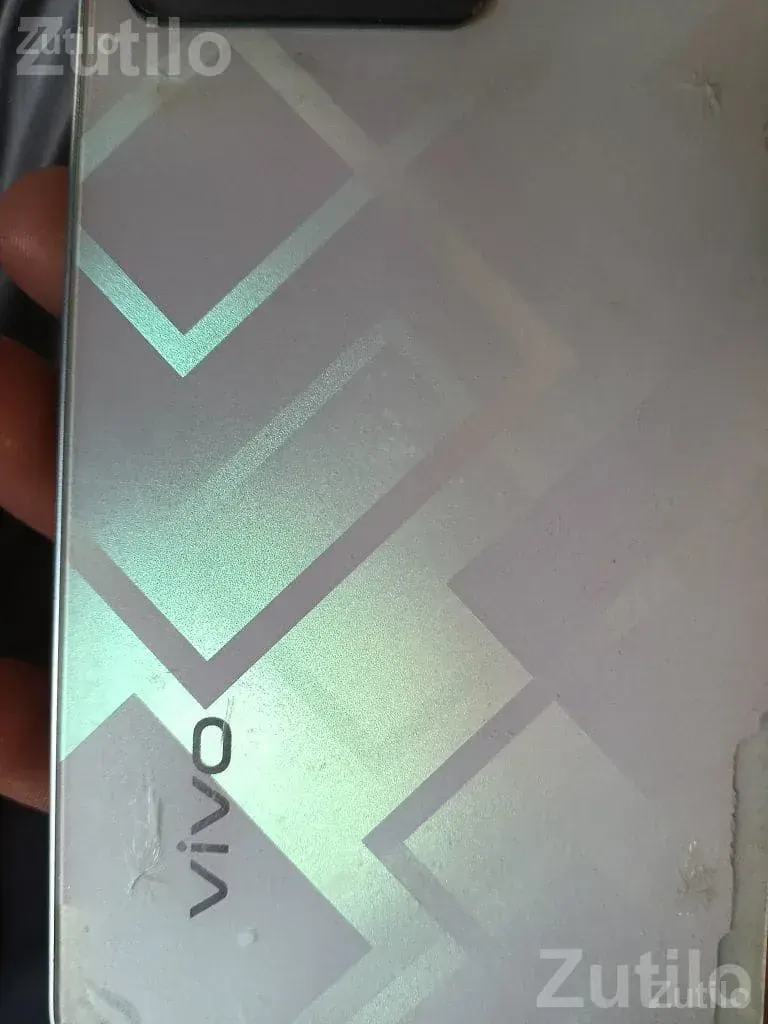 Vivo Y22 Mobile with Display Fitting Issue - મોબાઇલ ફોન - માંડલ - Image 4