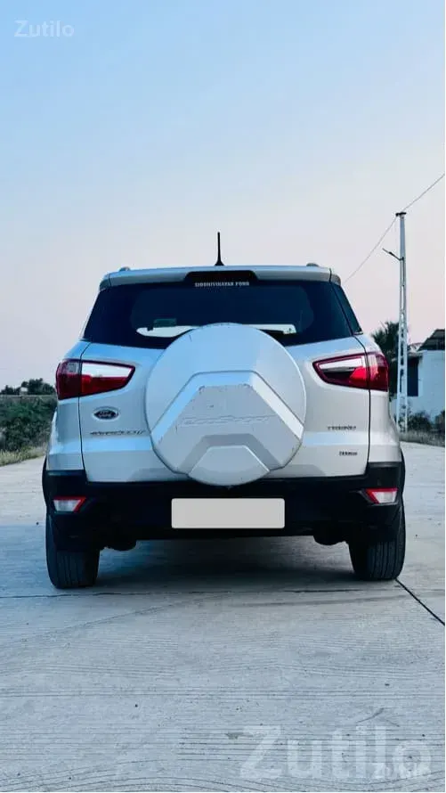 Ford EcoSport 2018 Diesel Trend+ 2nd Owner - કાર - જામનગર શહેર - Image 2