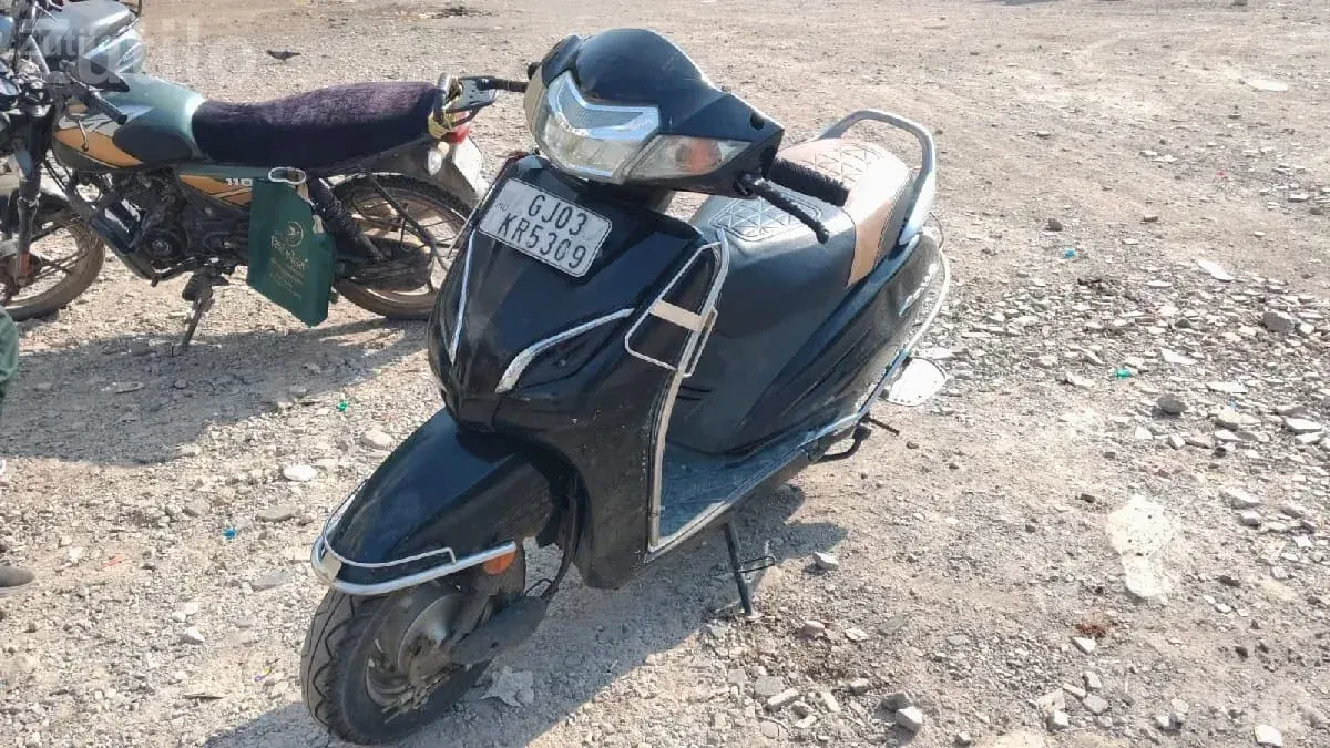 Honda Activa 5G 2018 Petrol Scooter - Bikes - Dhoraji - Image 3