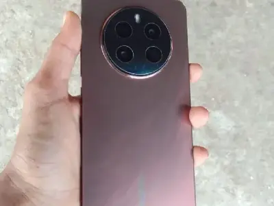 Stylish Quad Camera Android Phone Stylish Quad Camera Android Phone