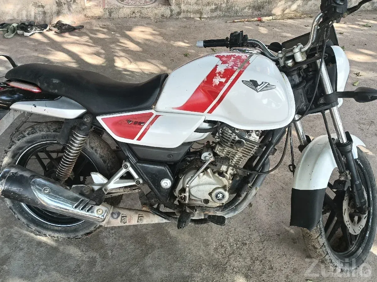 Used Commuter Motorcycle White and Red - બાઇક્સ - પોરબંદર - Image 2
