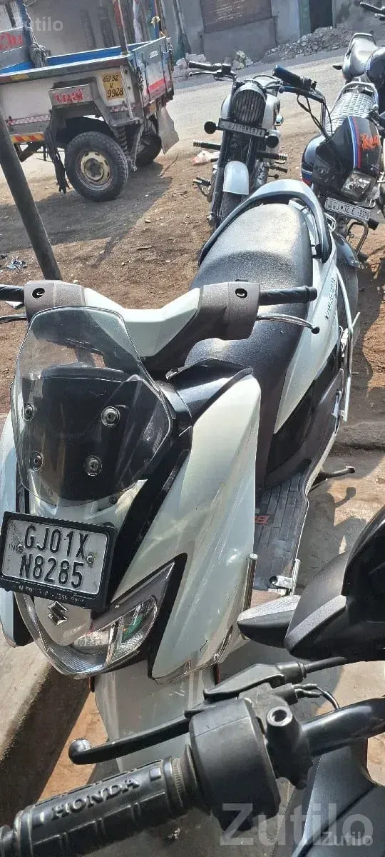 Suzuki Burgman 2023 Scooter for Sale - Bikes - Talala - Image 3