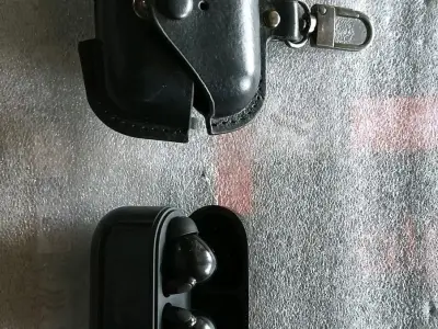 Wireless Earbuds with Charging Case Wireless Earbuds with Charging Case