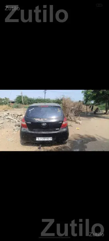 2011 Hyundai i20 Petrol Hatchback - Cars - Bhuj - Image 4
