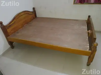 Queen size bed Queen size bed