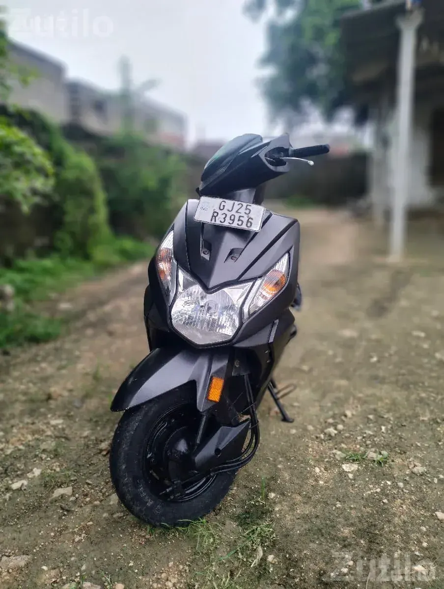 Honda Dio 2017 Petrol Scooter with Self Start - Bikes - Kutiyana - Image 2