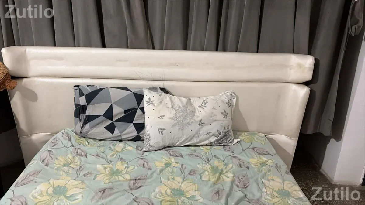 DOUBLE BED AND STUDY TABLE OF IKEA - પલંગ અને ગાદલા - અમદાવાદ શહેર - Image 4