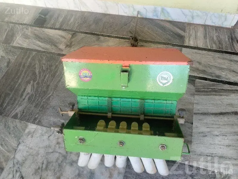 Manual Seed Drill for Farming - Farm Equipment - Mendarda - Image 3