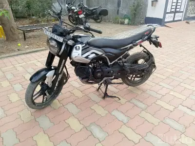 2024 Bajaj Freedom CNG Bike Black