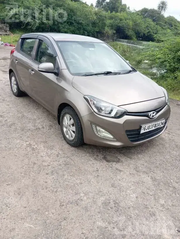 Hyundai i20 2014 Manual Car - કાર - ધોરાજી - Image 5