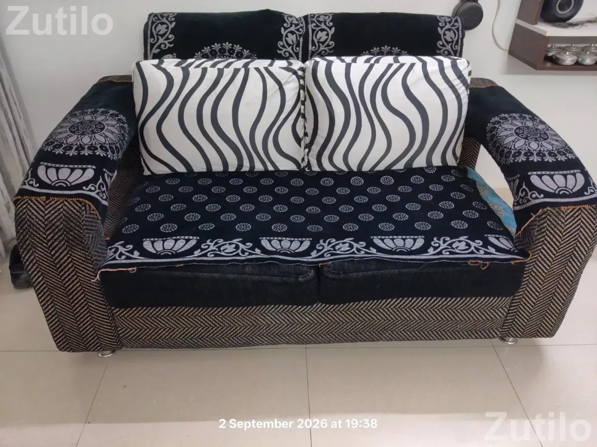 3+2 seating Sofa set with sofa cover & 5 pillow - સોફા સેટ - વડોદરા શહેર - Image 5