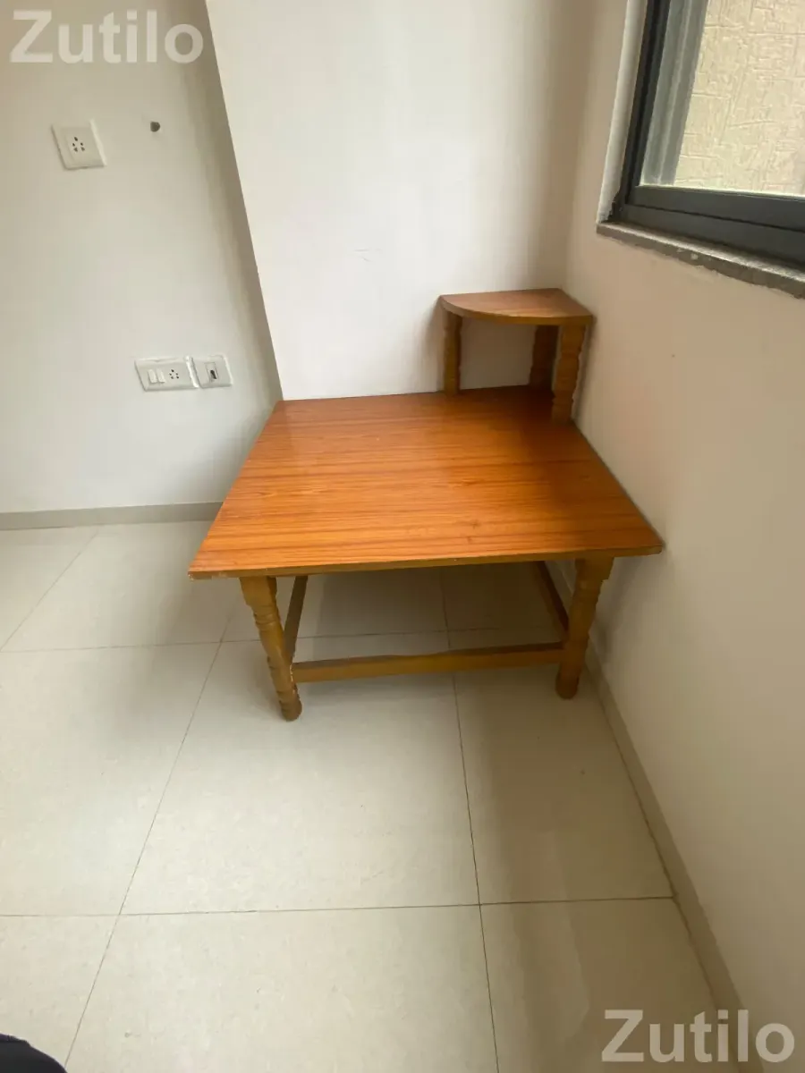Wooden tables - ડાઇનિંગ ટેબલ અને સેટ - અમદાવાદ શહેર - Image 2