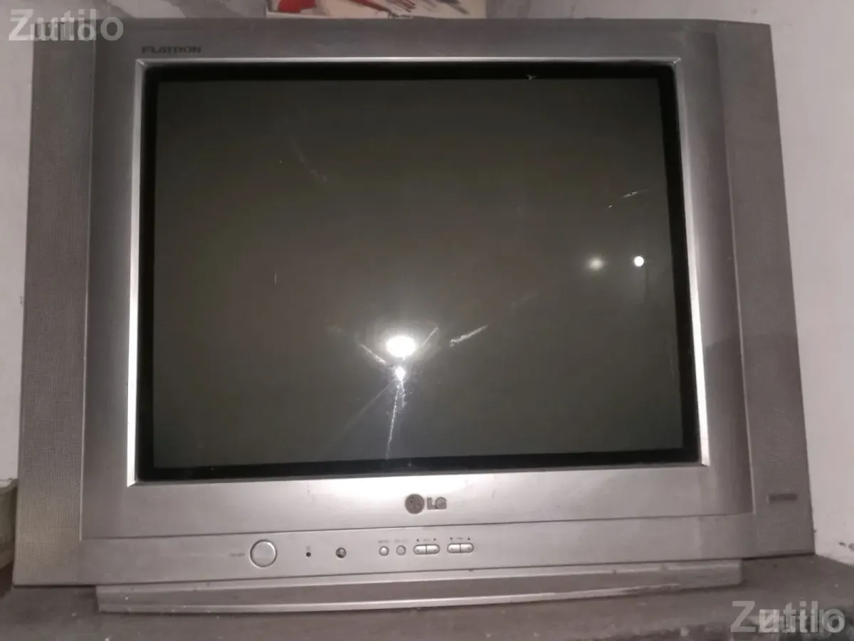 LG Flatron Old Model TV - TVs - Gondal - Image 2
