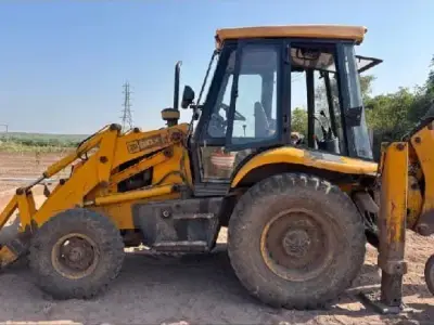 JCB Backhoe Loader 2006 Model for Sale JCB Backhoe Loader 2006 Model for Sale