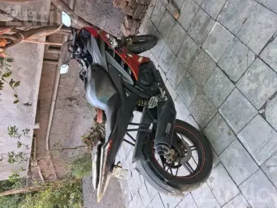 Yamaha R15 2017 Model in Good Condition Yamaha R15 2017 Model in Good Condition