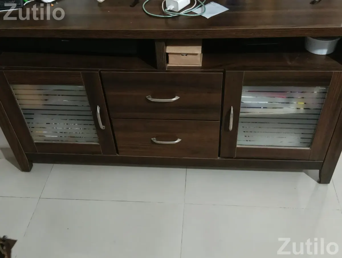 Wooden cupboard unit ( Engineered) - વોર્ડરોબ, કબાટ અને સ્ટોરેજ - દસ્ક્રોઇ - Image 4