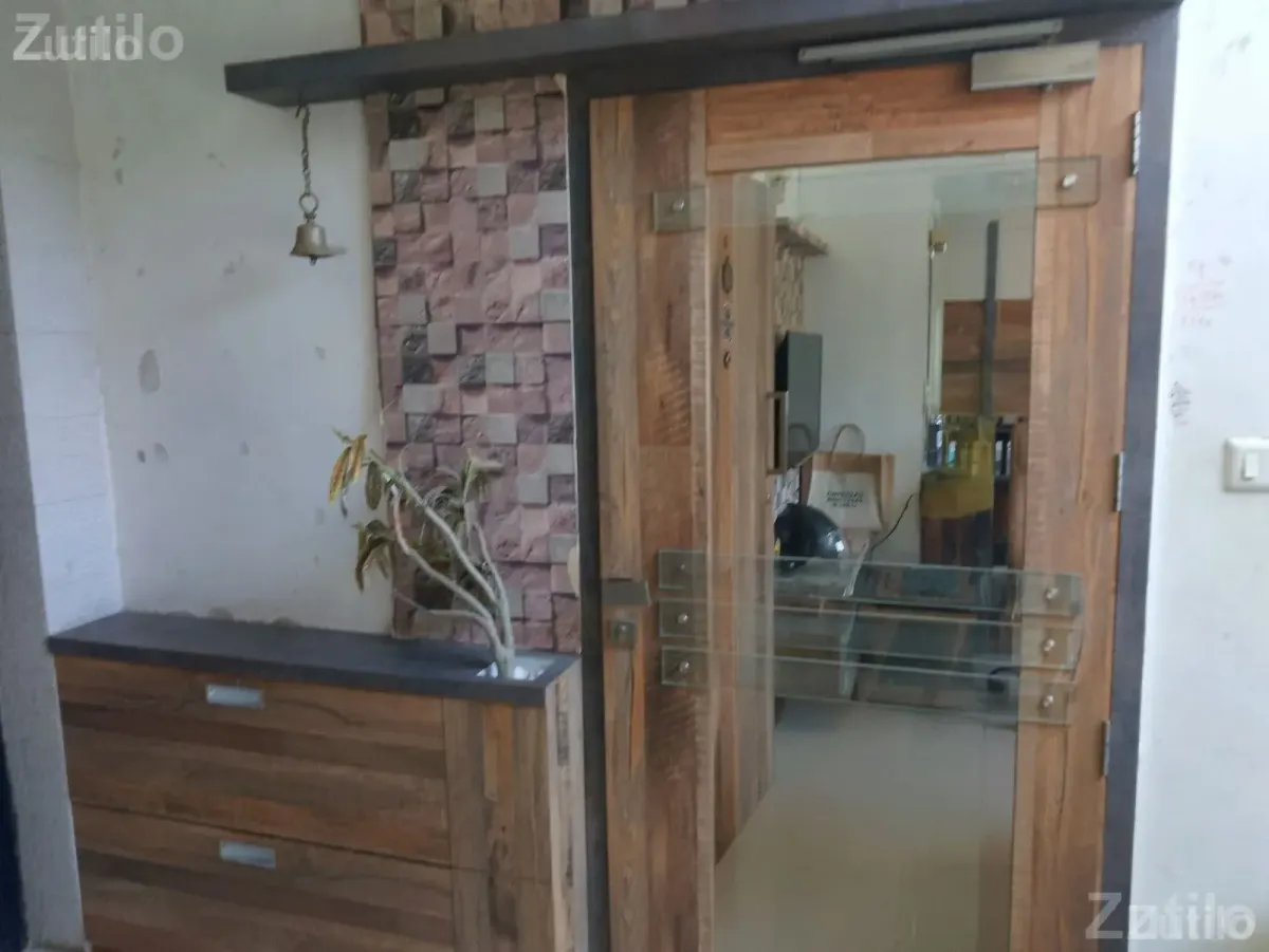 2 BHK Fully Furnished Flat with Private Terrace - ઘર વેચાણ માટે - રાજકોટ શહેર - Image 5