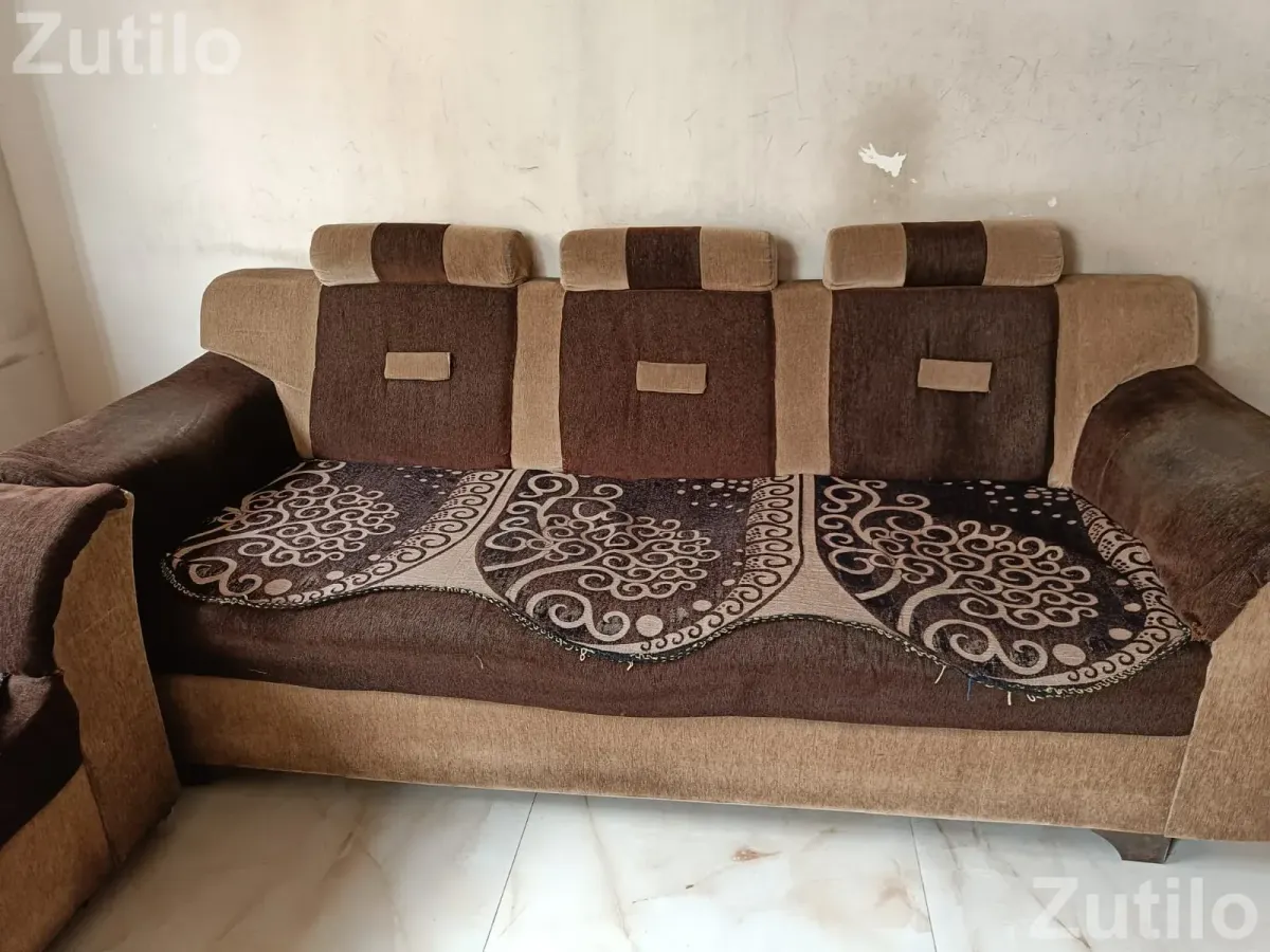 VALVET Brown & Cream colour SOFA( ₹7000-8499 - Sofa Sets - Surat City - Image 3