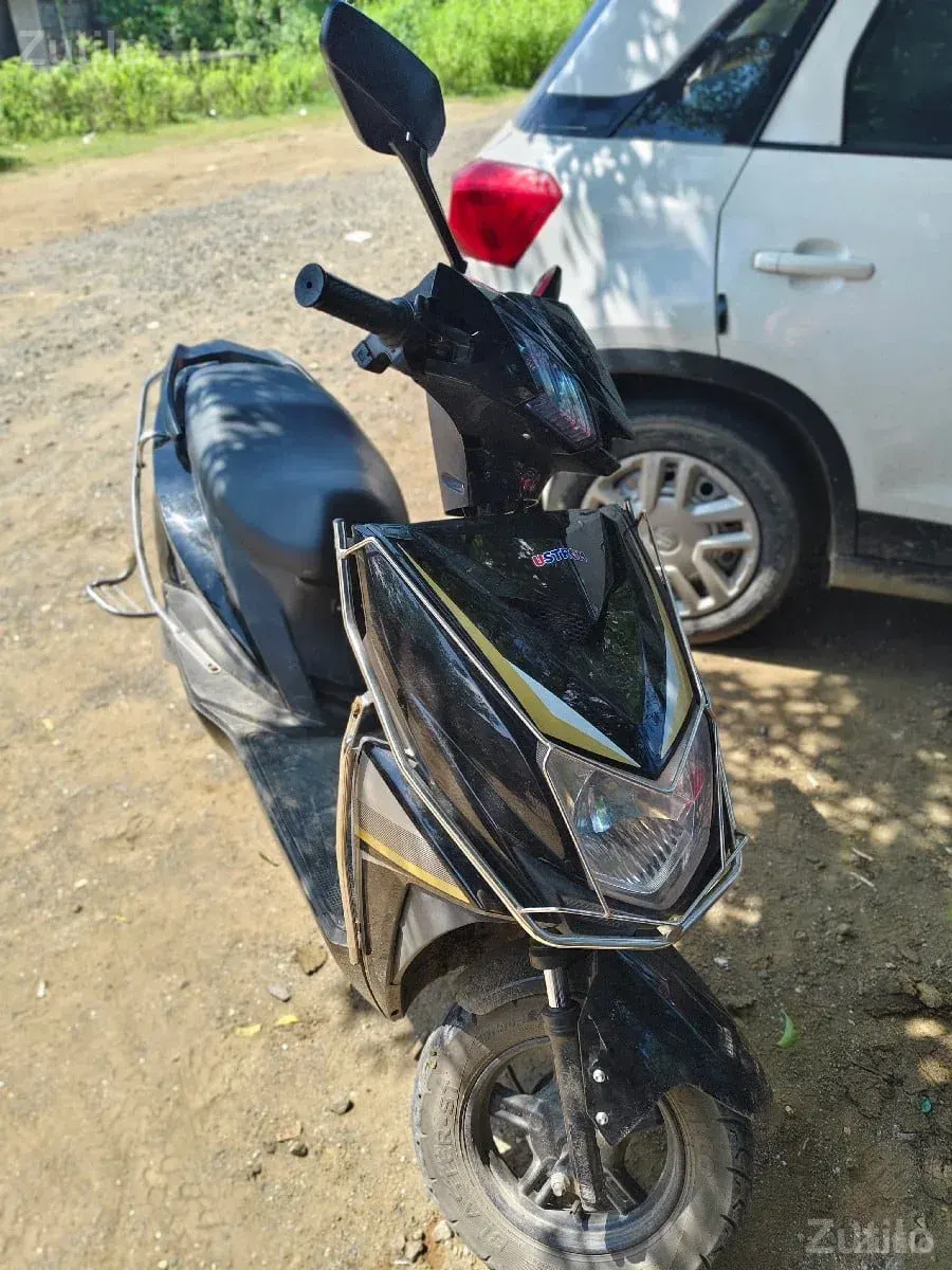 electric scooty - Bikes - Una - Image 3
