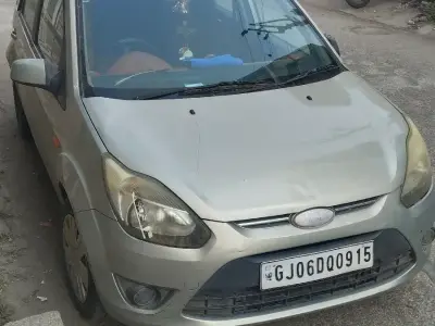 Ford Figo petrol CNG vechavni che