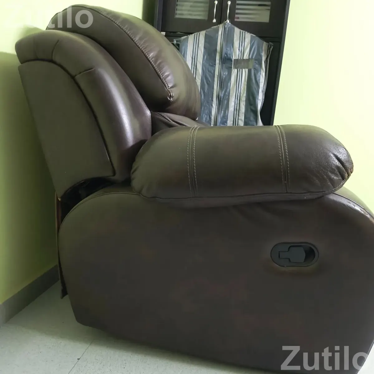 Recliner single seater sofa - Sofa Sets & Couches - Ahmedabad City - Image 3