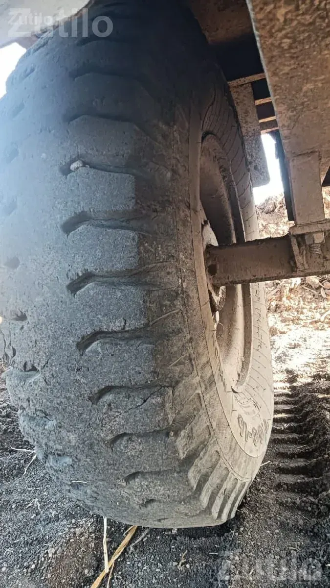 9.00x16 Tyre with Wheel Plate - ઓટો પાર્ટ્સ - ભાણવડ - Image 2