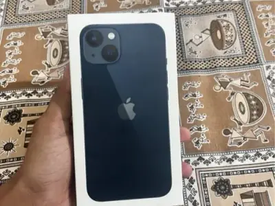 iPhone 13 iPhone 13