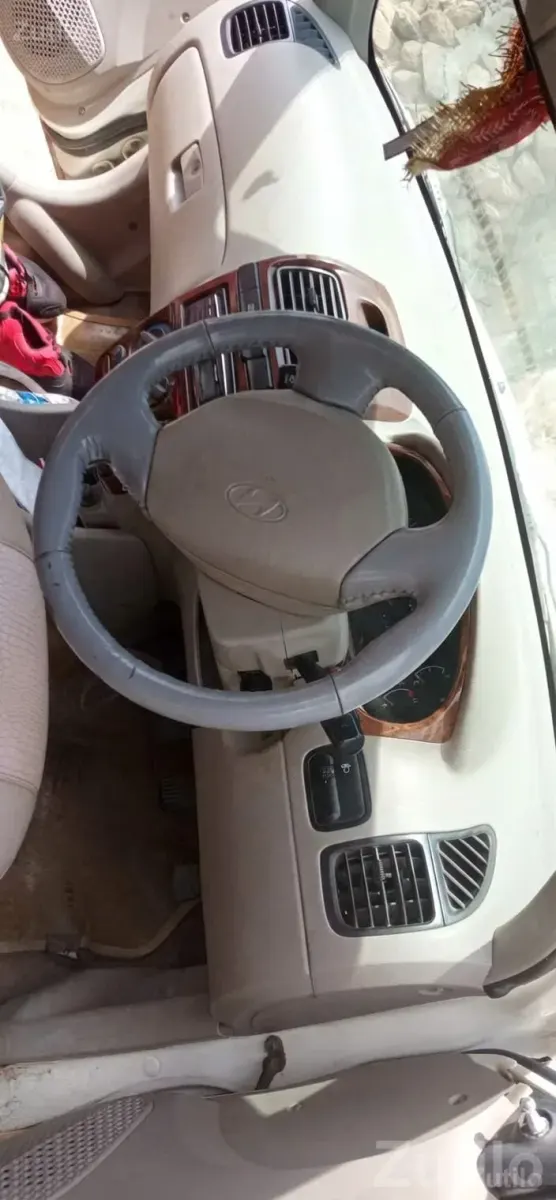 Hyundai Accent 2012 White Sedan - Cars - Visnagar - Image 2
