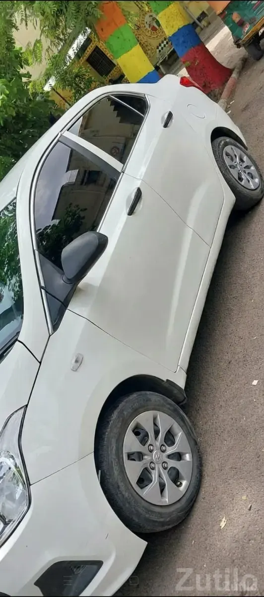 Hyundai Xcent Well‑Kept Interior Sedan - Cars - Ahmedabad City - Image 2