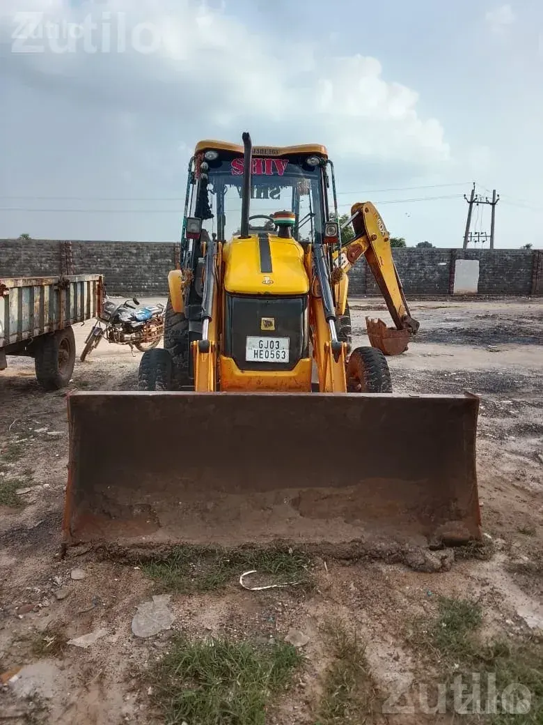 JCB Backhoe Loader with Good Hydraulic Pump - બાંધકામના વાહનો - ધ્રાંગધ્રા - Image 3