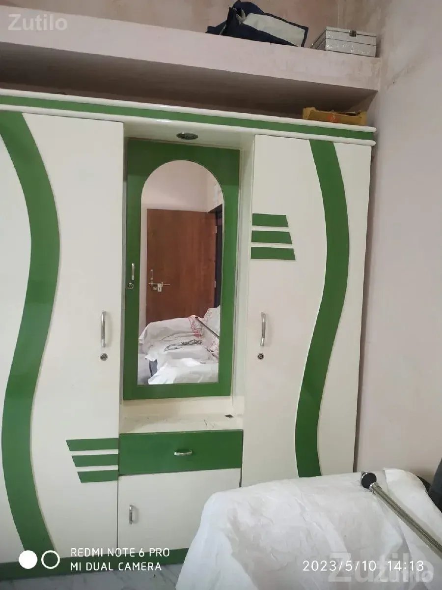Wooden Wardrobe with Mirror Cabinet - વોર્ડરોબ, કબાટ અને સ્ટોરેજ - ઊના - Image 2