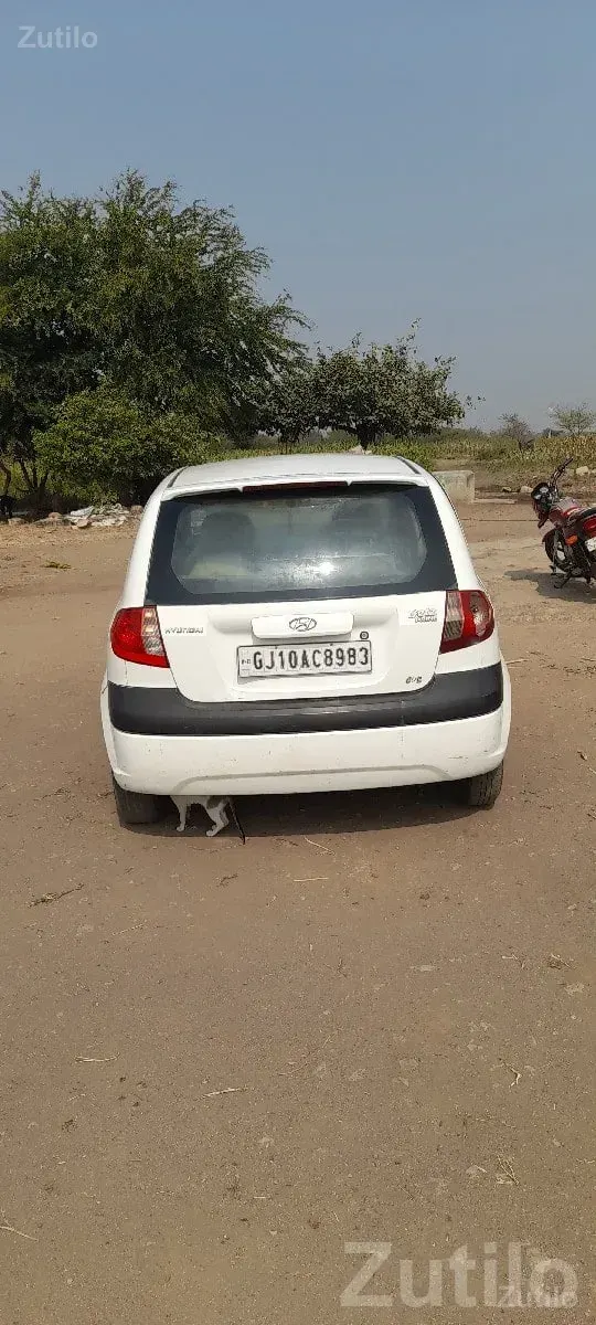 Used White Hatchback Car for Exchange - Cars - Khambhalia - Image 2