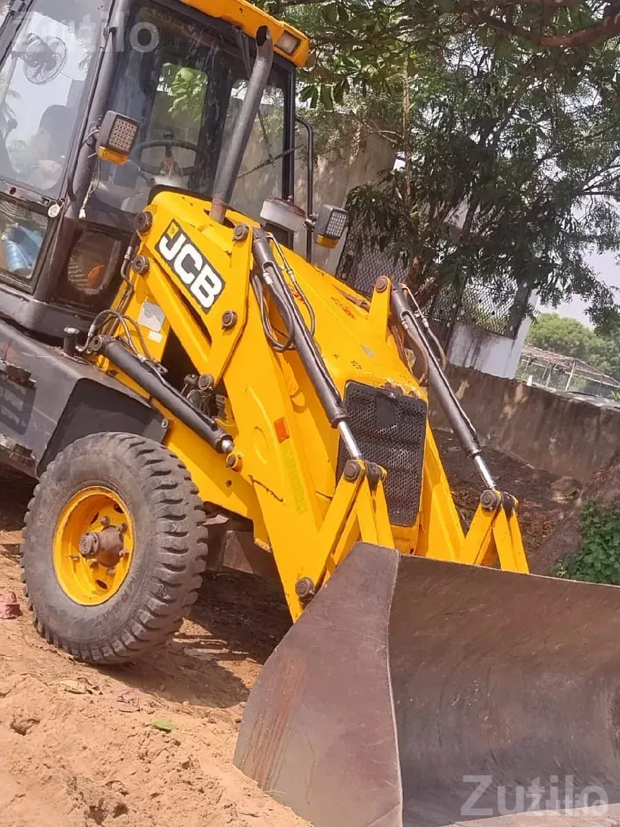 JCB 3DX Backhoe Loader with Kirloskar Engine - Construction Vehicles - Jamnagar City - Image 3