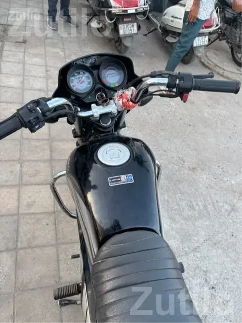 2025 Hero HF Deluxe Black Silver Bike - બાઇક્સ - રાજકોટ શહેર - Image 3