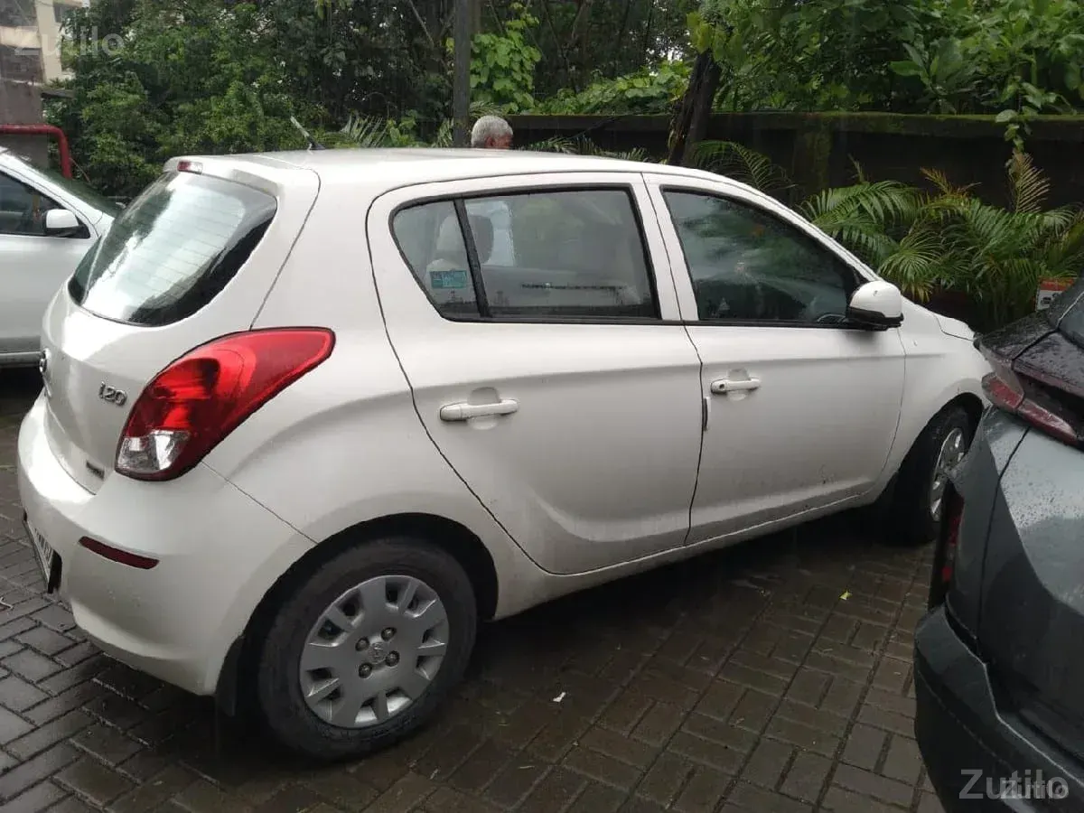 Hyundai i20 - કાર - રાજકોટ શહેર - Image 3