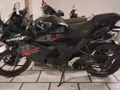 Suzuki Gixxer SF150 Suzuki Gixxer SF150